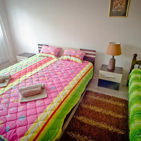 Park Apartment *
